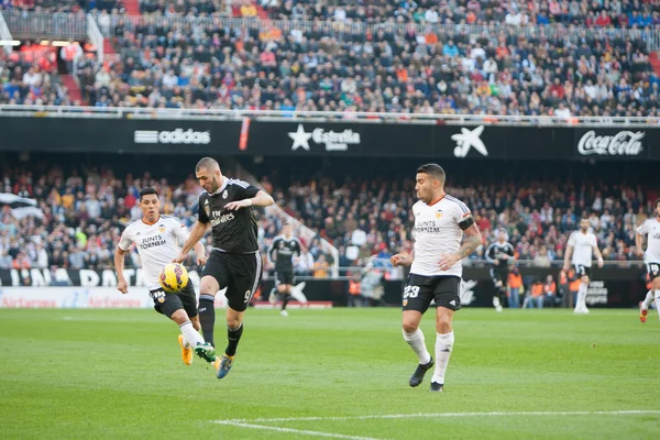 Benzema mit Ball — Stockfoto