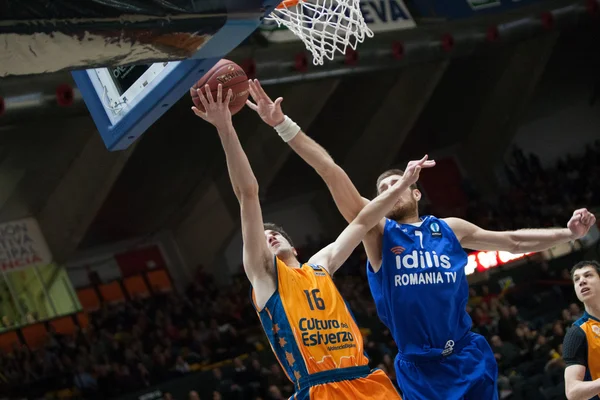 Vives Guillem (L) en acción y Michalis Pelekanos (R ) —  Fotos de Stock