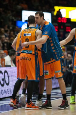 Pablo Aguilar (R) ve Nedovic