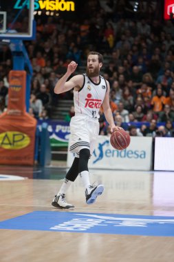 Rodriguez bir top ile