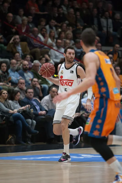 Rudy Fernandez mit einem Ball — Stockfoto