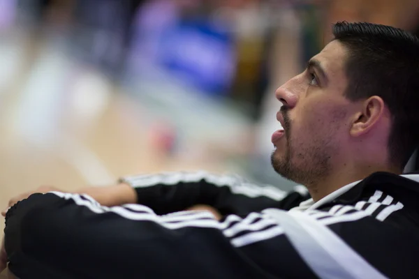 Gustavo Ayon warming-up — Stockfoto