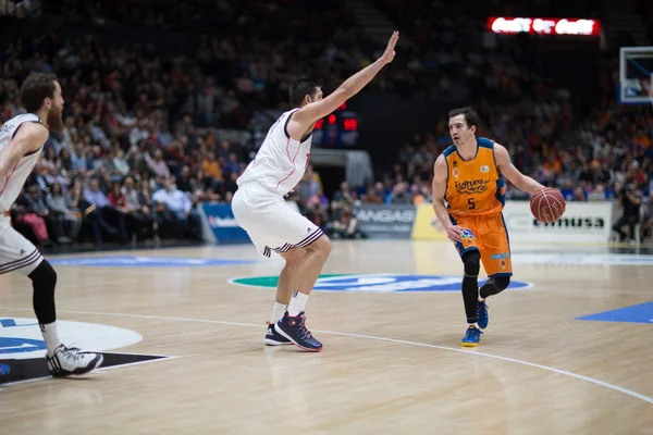 Pau ribas mit einem Ball in Aktion — Stockfoto