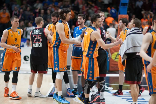 Players shaking hands — Stock Photo, Image