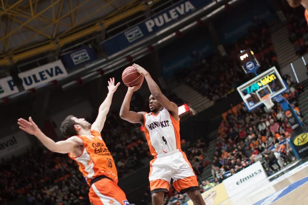 Valencia Basket Club en Montakit Fuenlabrada — Stockfoto