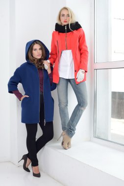 Kızlar kat poz Studio