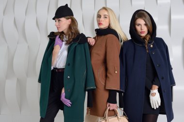 Kızlar kat poz Studio