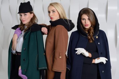 Kızlar kat poz Studio