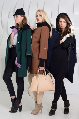 Kızlar kat poz Studio