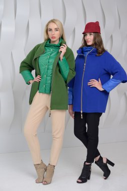 Kızlar kat poz Studio