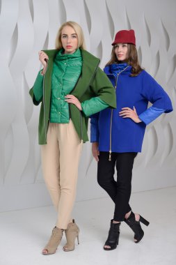 Kızlar kat poz Studio