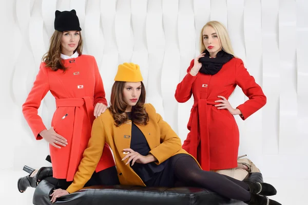 Kızlar kat poz Studio