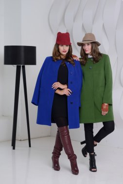 Kızlar kat poz Studio