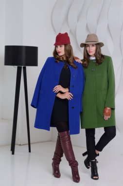 Kızlar kat poz Studio