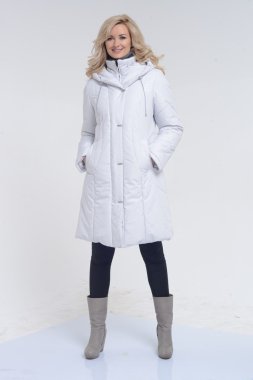 Genç kadın Beyaz önlük poz