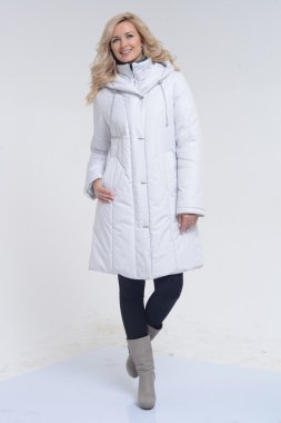 Genç kadın Beyaz önlük poz