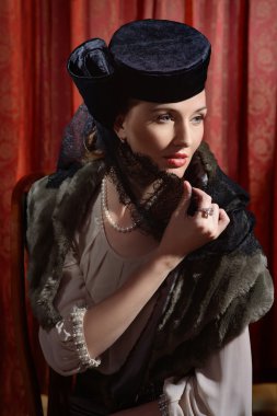 Klasik iç kadın oyuncu