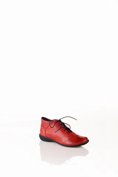 Chaussures homme rouge isolées sur fond blanc studio — Photo