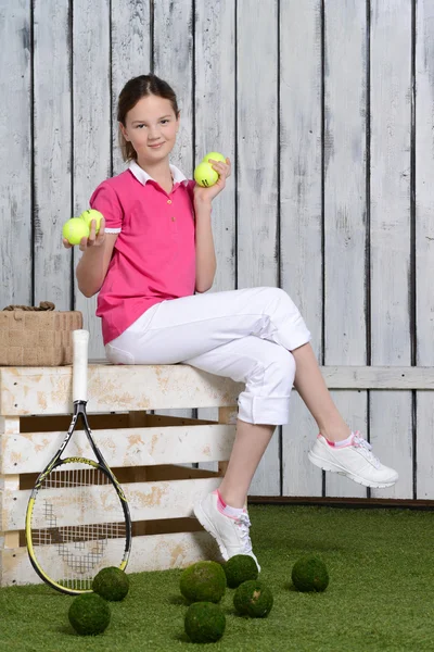 Молодая теннисистка — стоковое фото