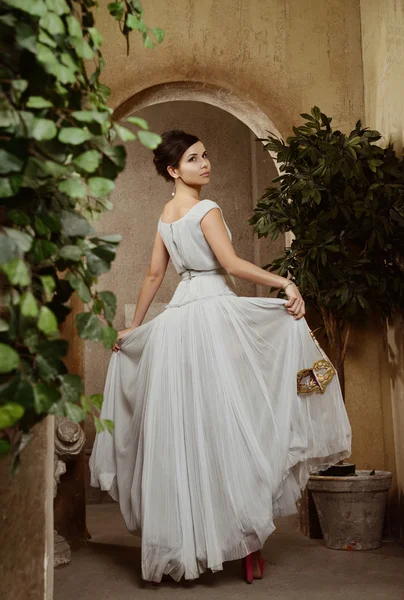 Young beautiful woman with Venice mask — Φωτογραφία Αρχείου