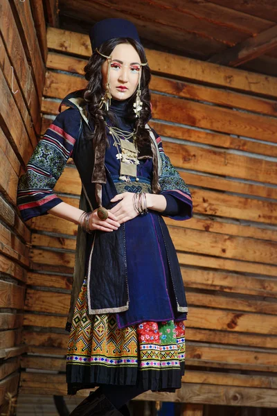 Young Girl in National Vietnam Costume — Stock Photo, Image