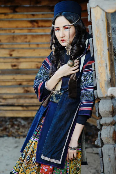 Young Girl in National Vietnam Costume — Stock Photo, Image