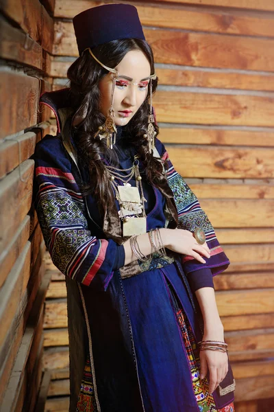 Young Girl in National Vietnam Costume — Stock Photo, Image