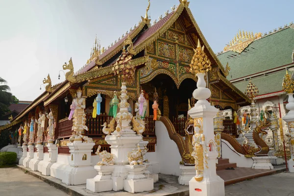 Antiguo templo budista en Tailandia —  Fotos de Stock