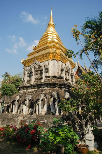 Antiguo templo budista en Tailandia —  Fotos de Stock