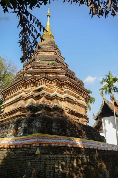 Antiguo templo budista en Tailandia —  Fotos de Stock