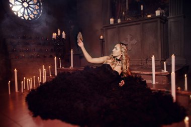 Ortaçağ caslte genç kadın