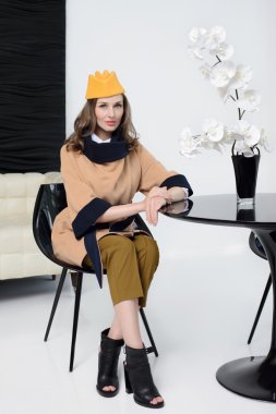 Kızlar stidio poz kat olarak