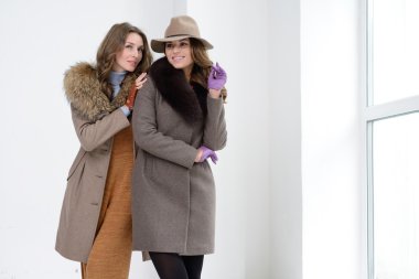 Kızlar kat poz Studio