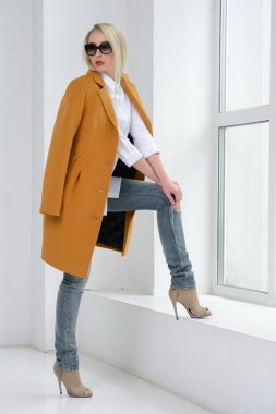 Kız ceket poz Studio