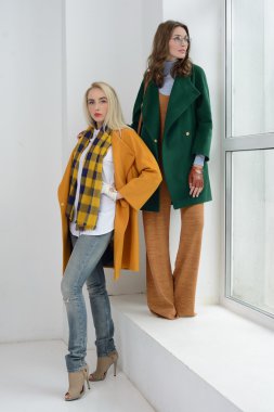 Kızlar kat poz Studio