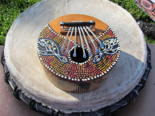 Geleneksel Afrika müzik aleti kalimba — Stok fotoğraf