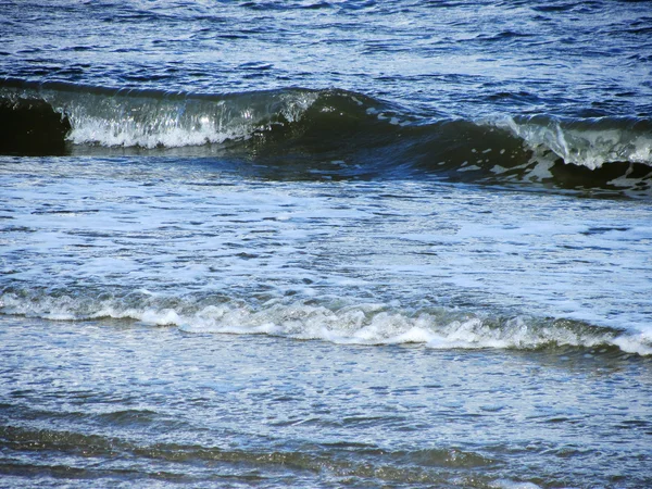 Modré mořské vlny, pláže Severního moře, Friesland, Nizozemsko — Stock fotografie