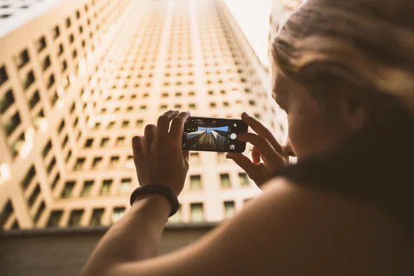 Fotografie budovy na iphone — Stock fotografie