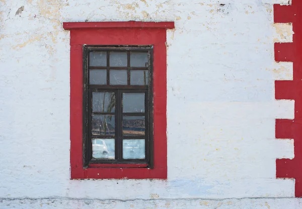 Alter Roter Fensterrahmen Weißer Wand — Stockfoto