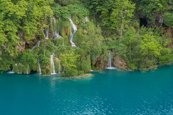 Aerial View Blue Water Long Exposure Waterfall Green Forest Plitvice — Stock Photo, Image