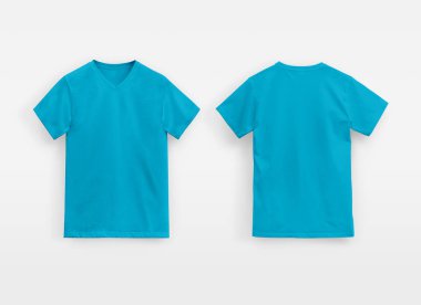 Açık mavi V-Neck tişörtlü adam beyaz arka planda damgalanmamış.