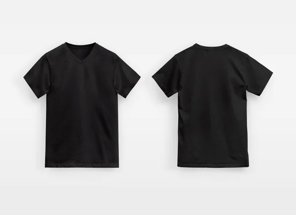 Siyah V-Neck tişörtlü adam beyaz arka planda damgalanmamış