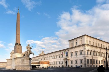 Roma 'daki Quirinal Sarayı, başkanın evi.