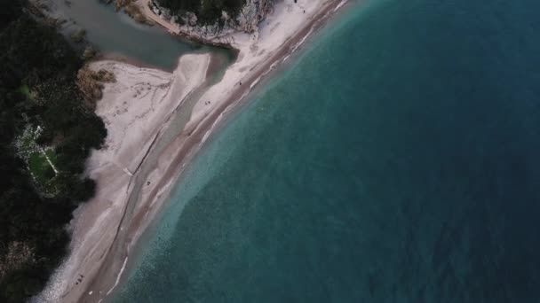 Aerial view of Cirali Beach from ancient Olympos romok, Antalya Törökország. — Stock videók