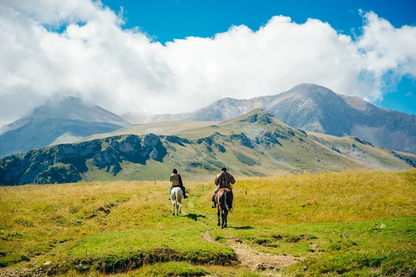 Adigea Cumhuriyeti Dağları, Rusya. Kafkas dağları. Mountain Gölü. Lagonaki..