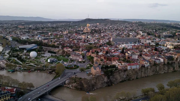 Luftaufnahme Des Zentrums Von Tiflis Brücke Des Friedens Über Den — Stockfoto