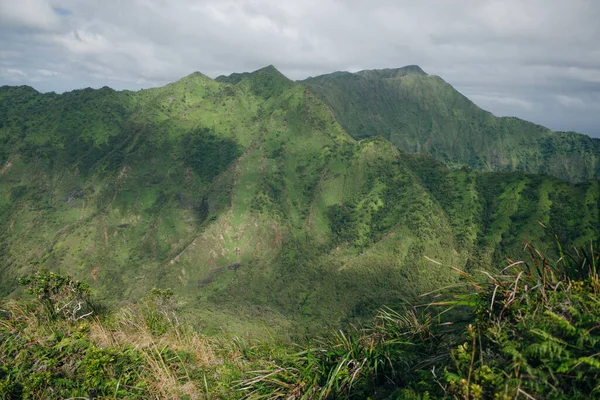 Hawaii Deki Oahu Adasındaki Koolau Dağları Nın Zirvesinden Bir Görüntü — Stok fotoğraf