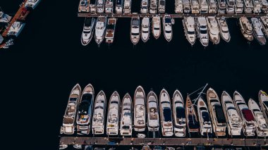 Gocek Limanı, gökyüzü manzaralı körfez ve şehir. Akdeniz kıyısı, Fethiye TURKEY. Yüksek kalite fotoğraf