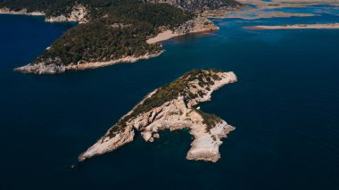 Iztuzu Kaplumbağa Kıyısı - Akdeniz 'deki Dalyan Nehri' nin birleştiği yerde 4 km uzunluğunda güzel bir körfez