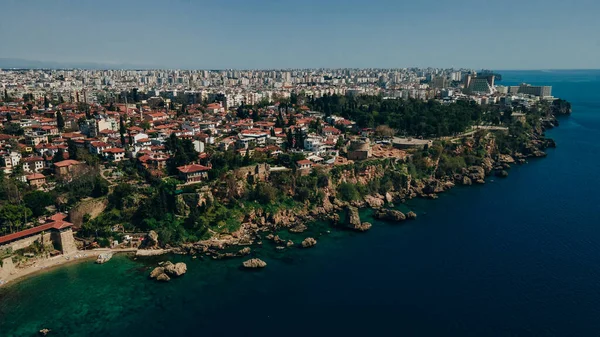 Türkiye 'nin Antalya kentindeki Eski Liman manzarası. Kaleici 'nin eski kasabasında liman. Yüksek kalite fotoğraf